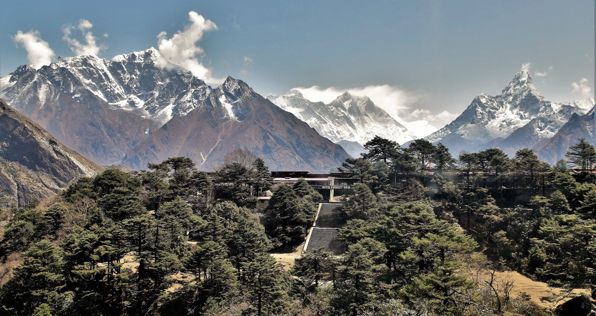 Everest Hotel on route to Thyangboche