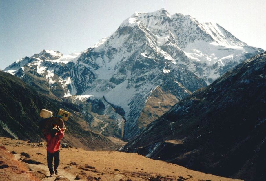 Mt. Pang Puchi on ascent to Larkya La