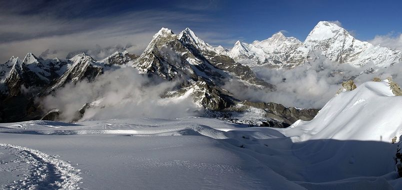 Mount Makalu and Chamlang on ascent of Mera Peak