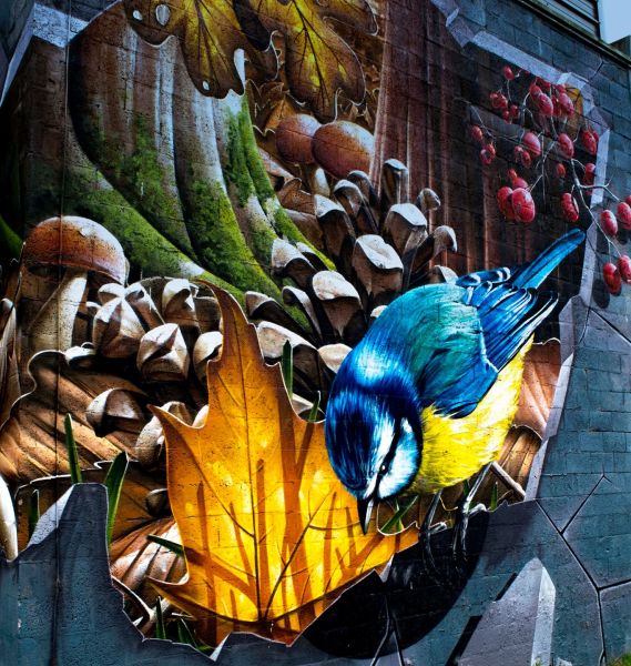 Mural in Ingram Street in Glasgow city centre