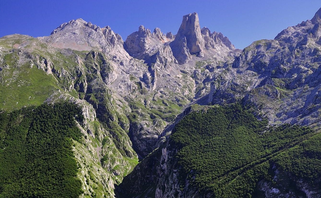 Naranjo de Bulnes in Picos de Europa