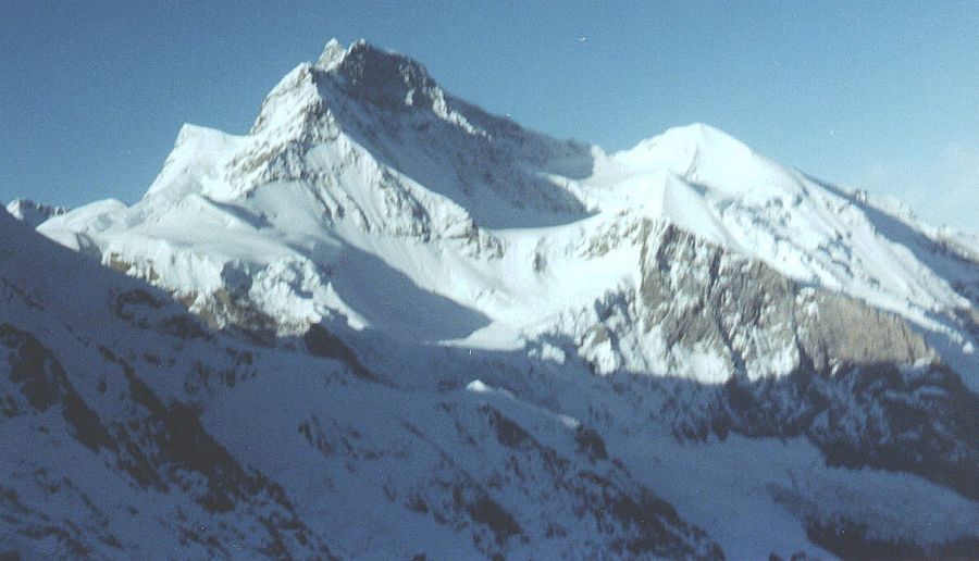 An Article and Photo Gallery of the Bernese Oberlands region of the Swiss Alps